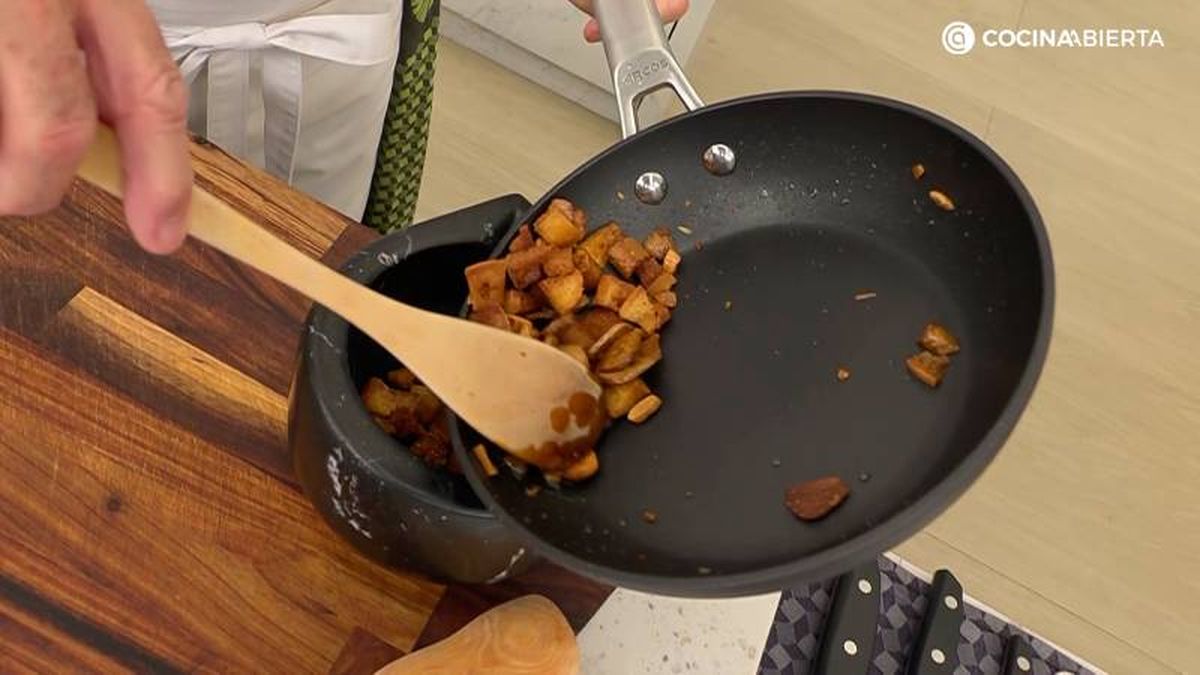 Prepara el ajado de ajopollo