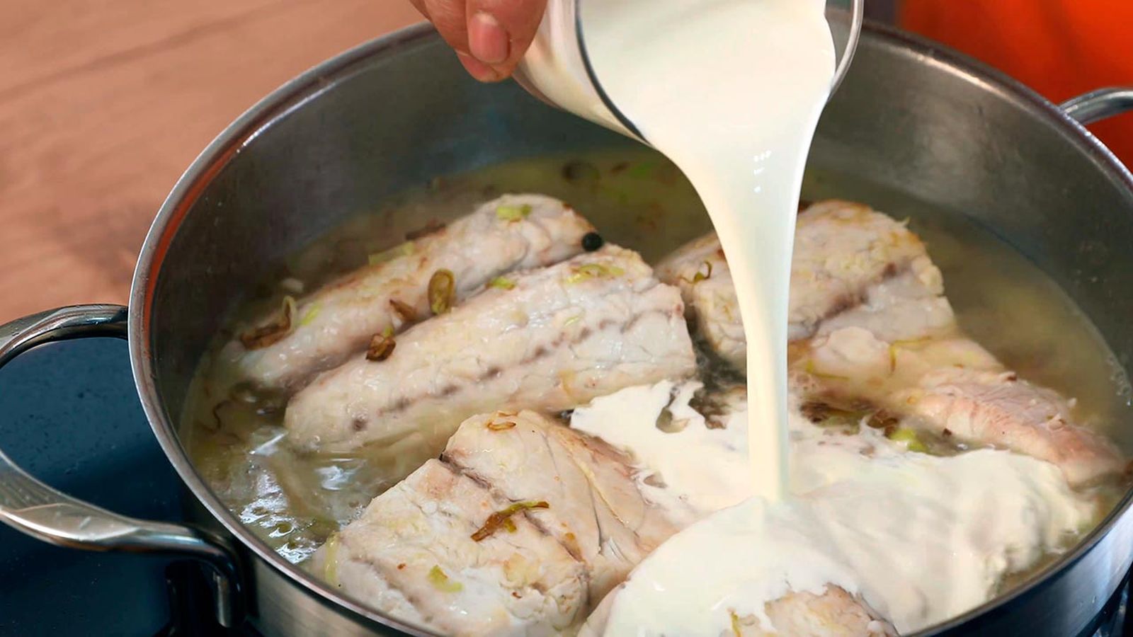 Artículo sobre lubina, pescado blanco bajo en grasa lubina al cava paso Artículo sobre lubina, pescado blanco bajo en grasa lubina al cava paso