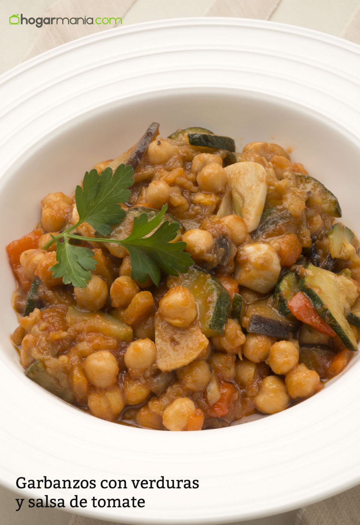 6115 1 Garbanzos con verduras y salsa de tomate vertical xl