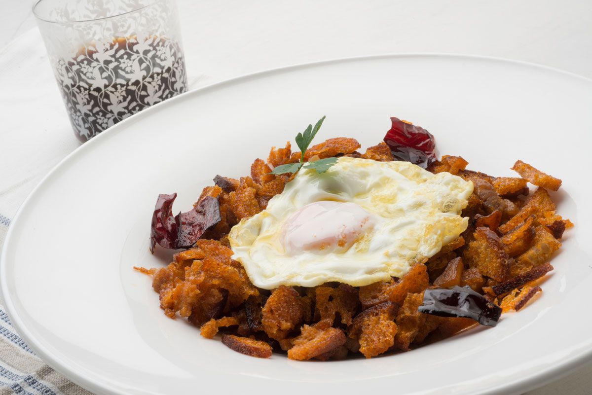 Receta tradicional de migas extremeñas