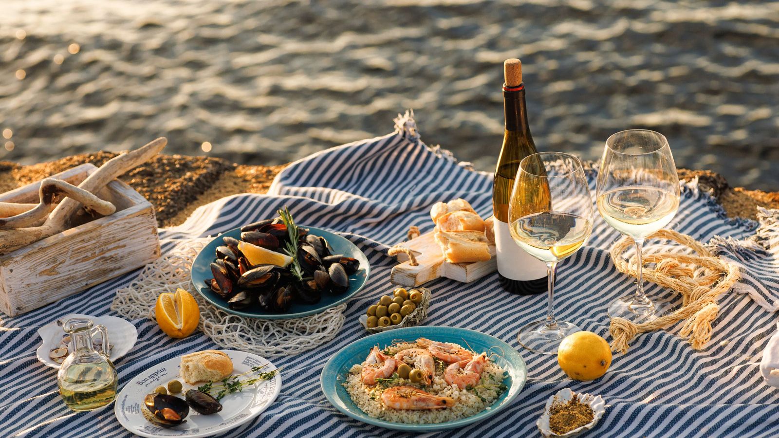 Comer al aire libre es un gran plan pero hay que tener cuidado con los alimentos que consumimos Comer al aire libre es un gran plan pero hay que tener cuidado con los alimentos que consumimos