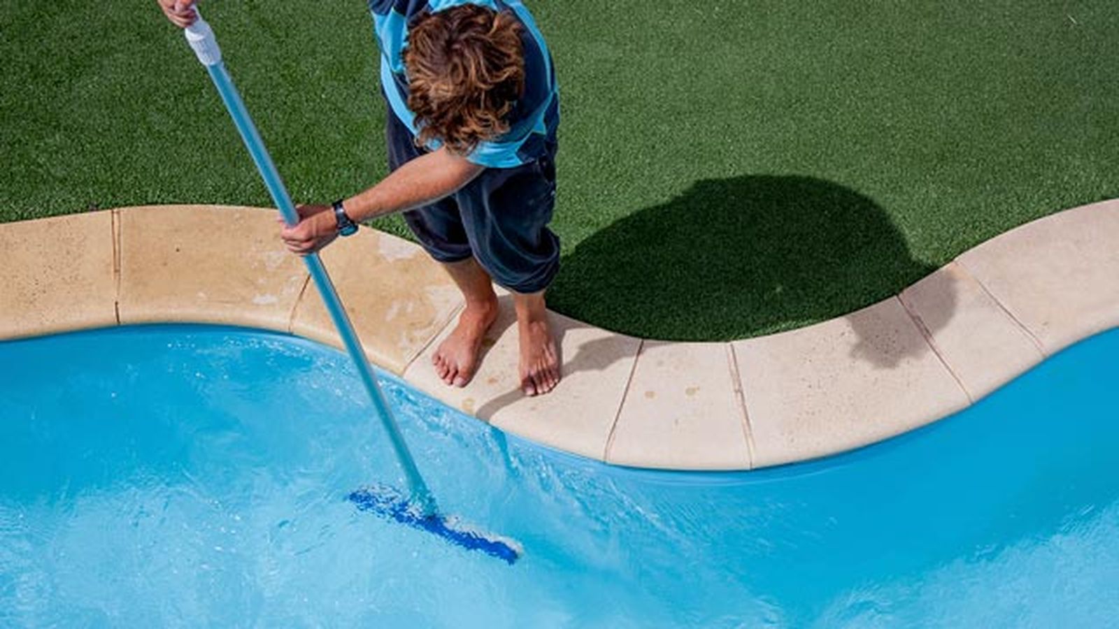 como limpiar la piscina paso paso