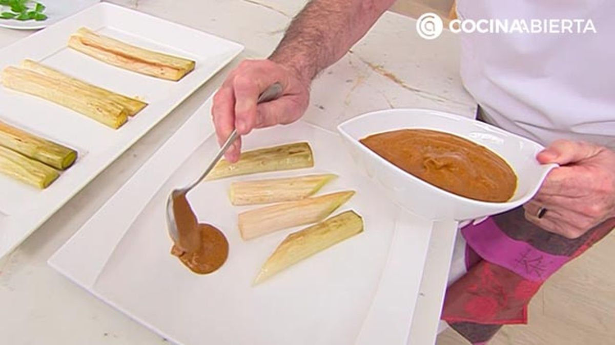 receta puerros asados horno con salsa romesco karlos arguinano KARL6721 paso4