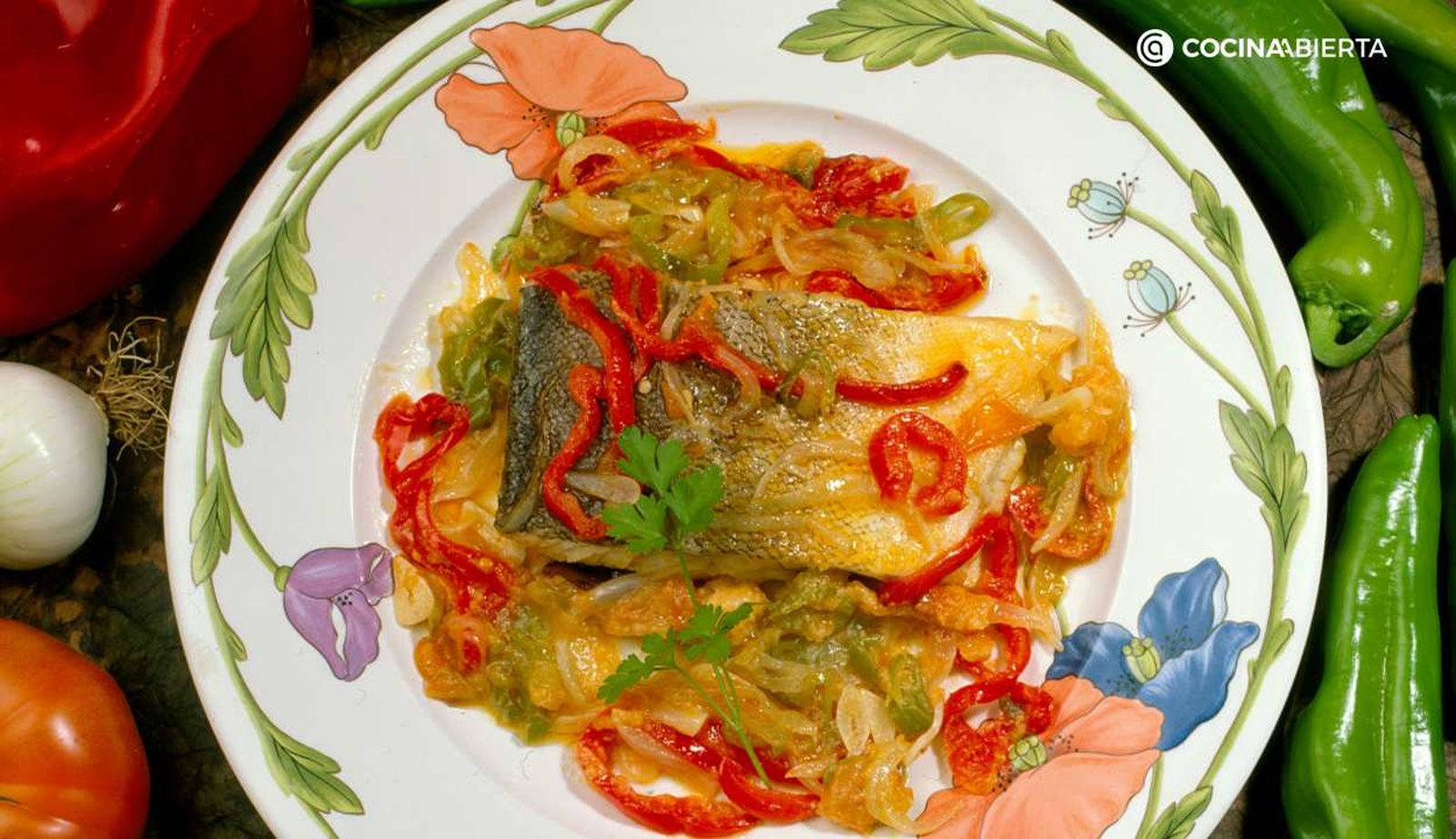 El bacalao con piperada es un plato tradicional en Euskadi y Navarra El bacalao con piperada es un plato tradicional en Euskadi y Navarra