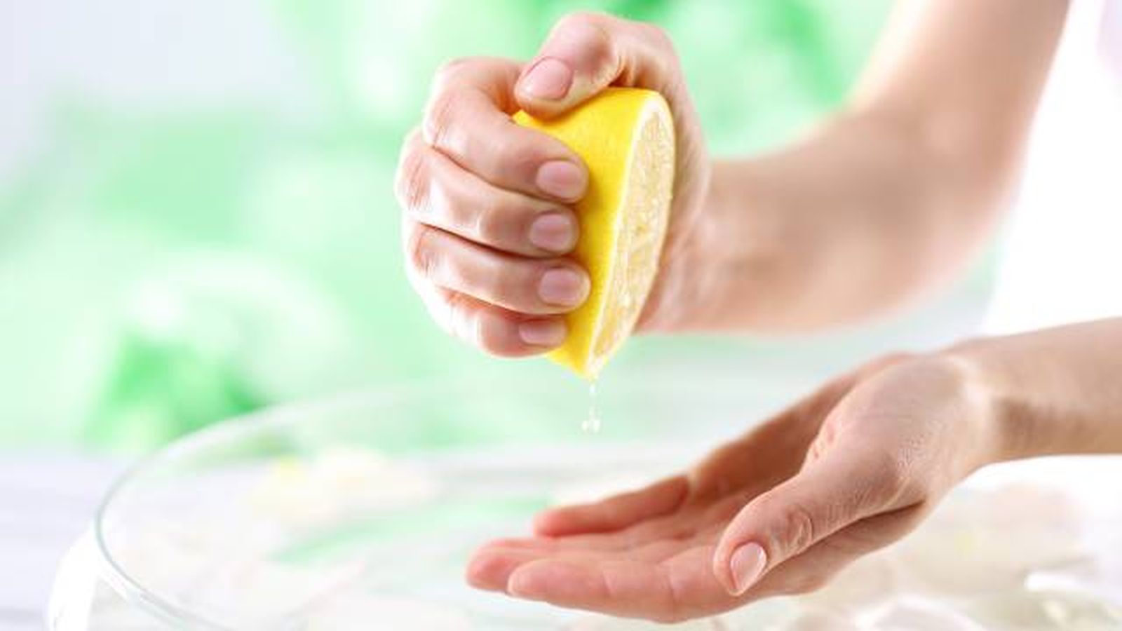limpiar las unas por dentro con jugo de limon
