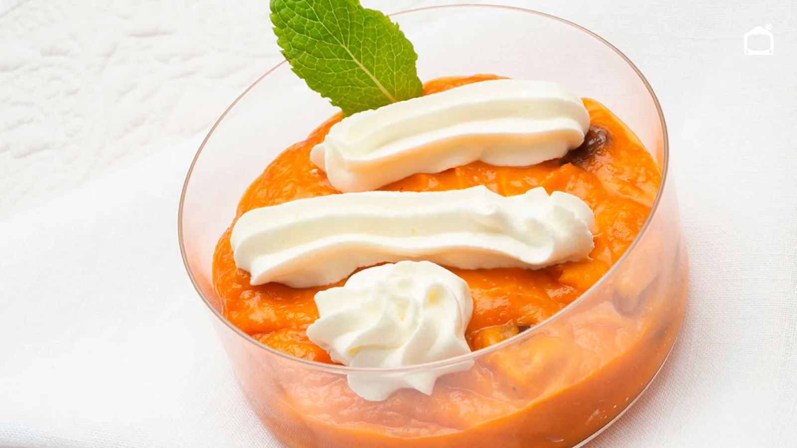 Dulce de calabaza con pasas y nata montada
