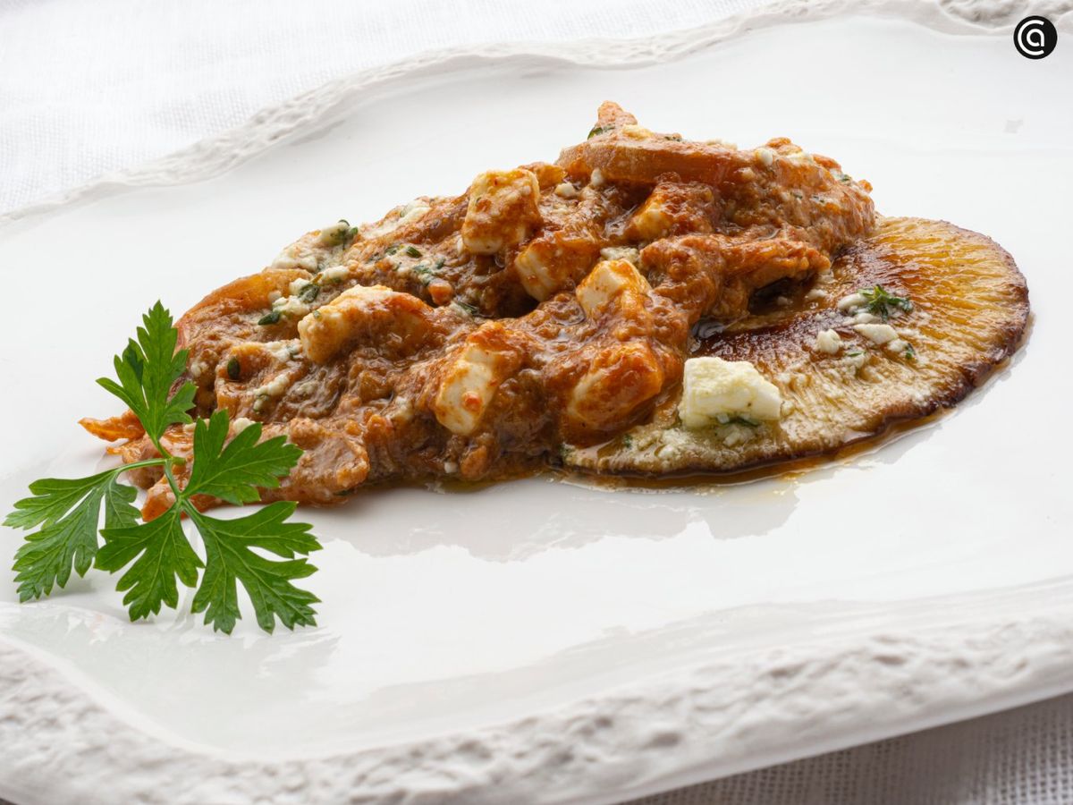 Strapatsada, receta griega de revuelto de huevo tomate y feta