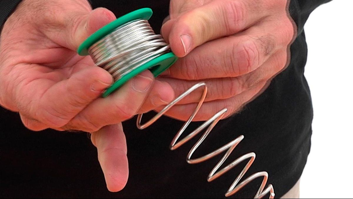 Crear abeto navideño con alambre paso 5