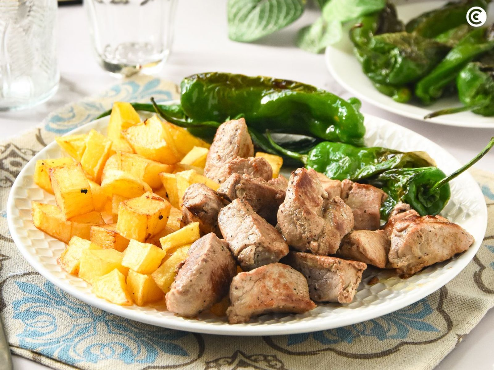 Raxo con patatas gallego