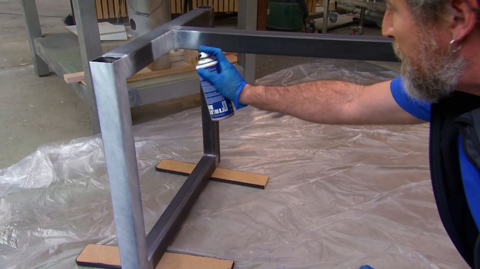 Cómo hacer una mesa de diseño de cristal paso 10 Cómo hacer una mesa de diseño de cristal paso 10