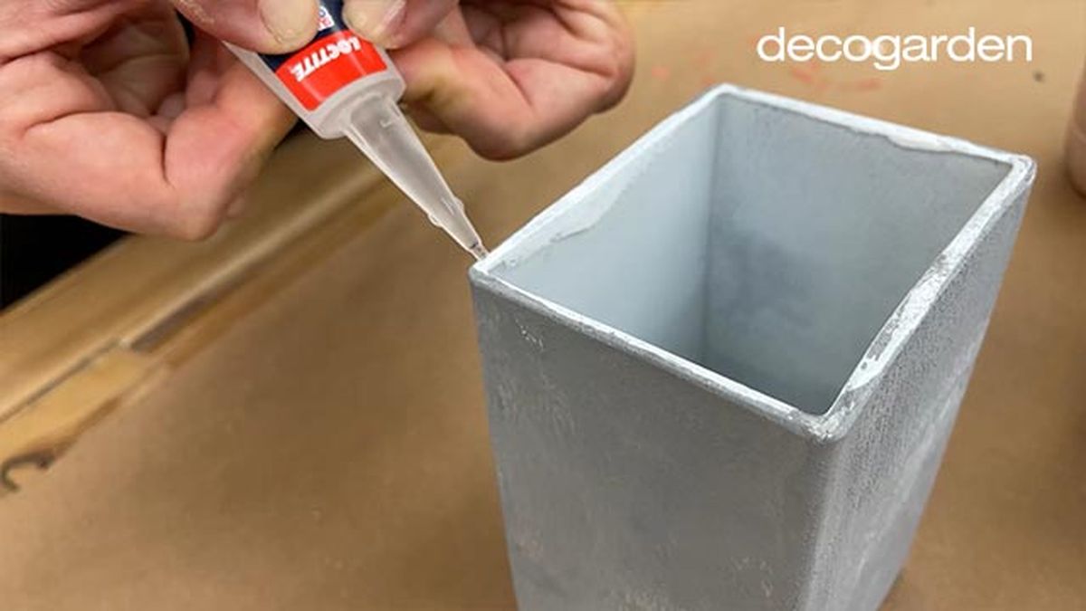 pintar jarrones con bicarbonato paso 10