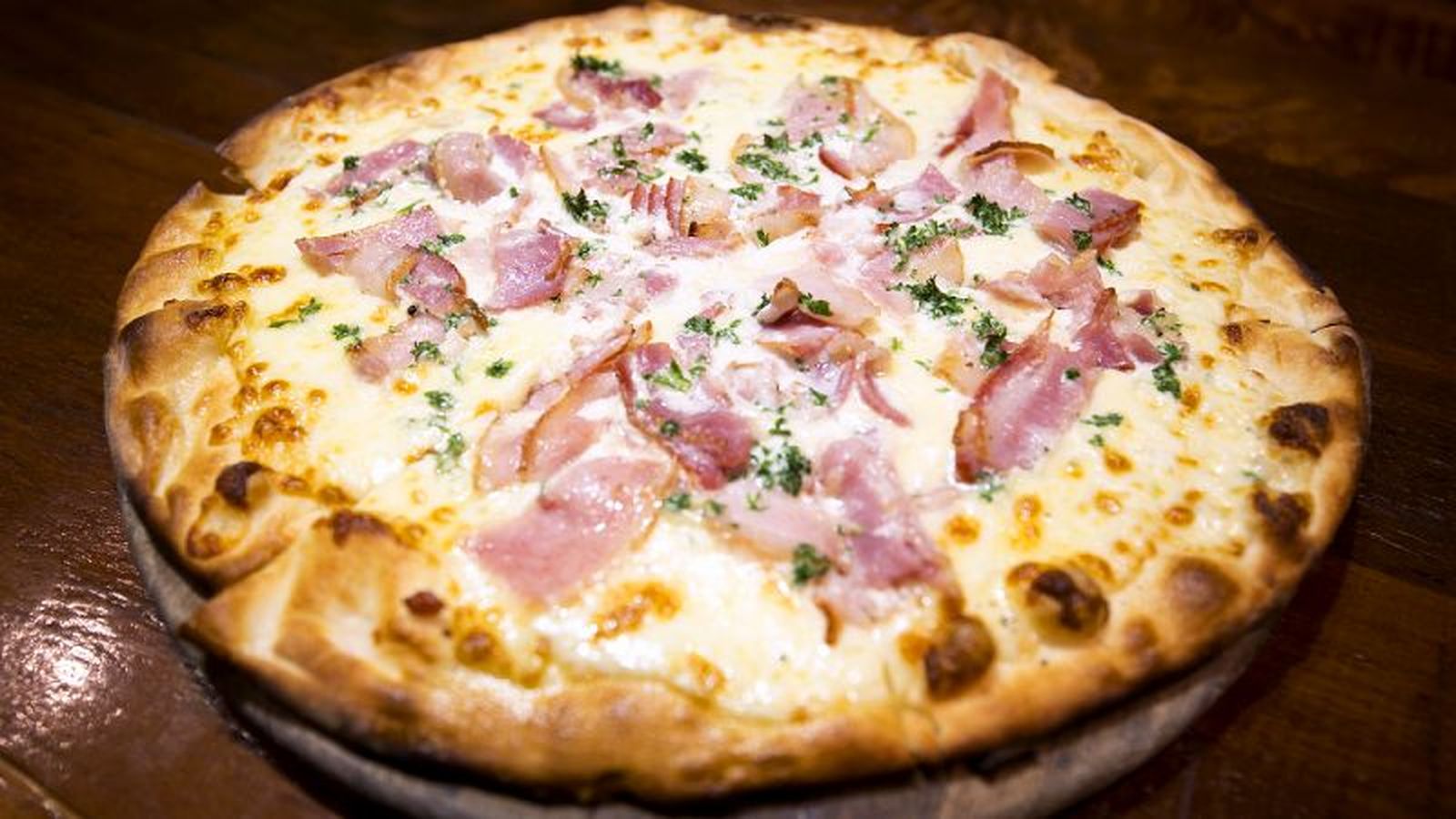 Pizza carbonara