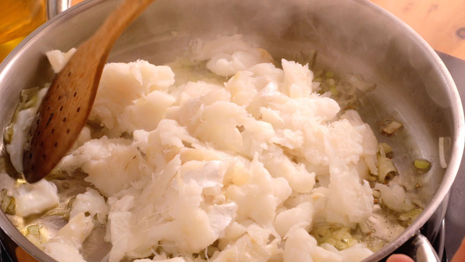 Revuelto de bacalao paso 4 Revuelto de bacalao paso 4