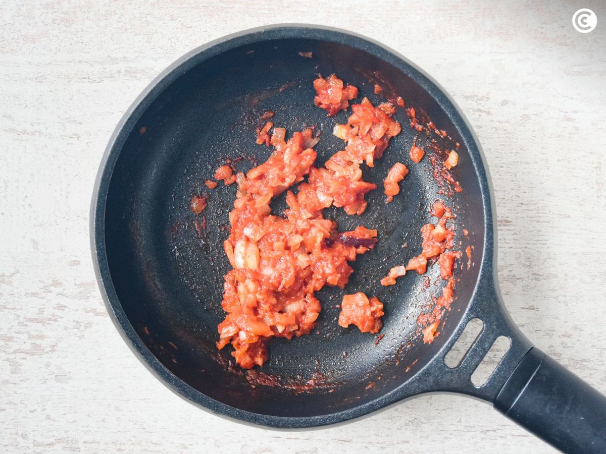 Salsa de tomate para hacer los huevos al plato