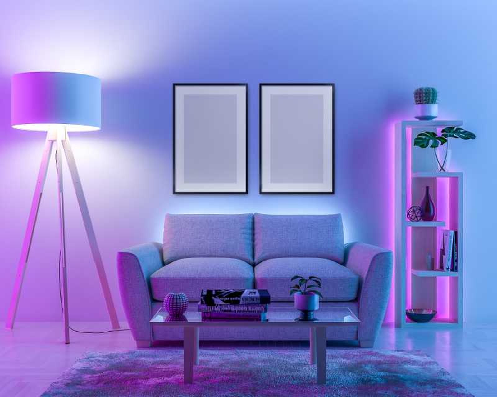 Salón con iluminación violeta.