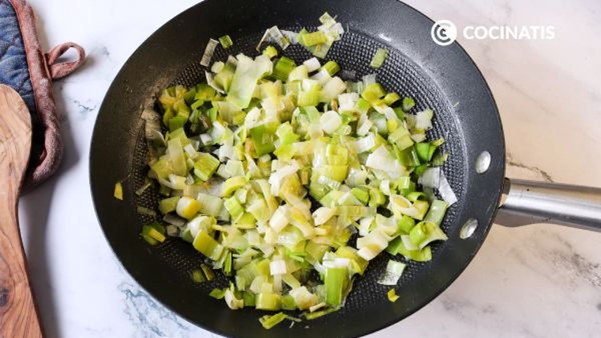 receta quiche de puerros queso azul y nueces paso 1