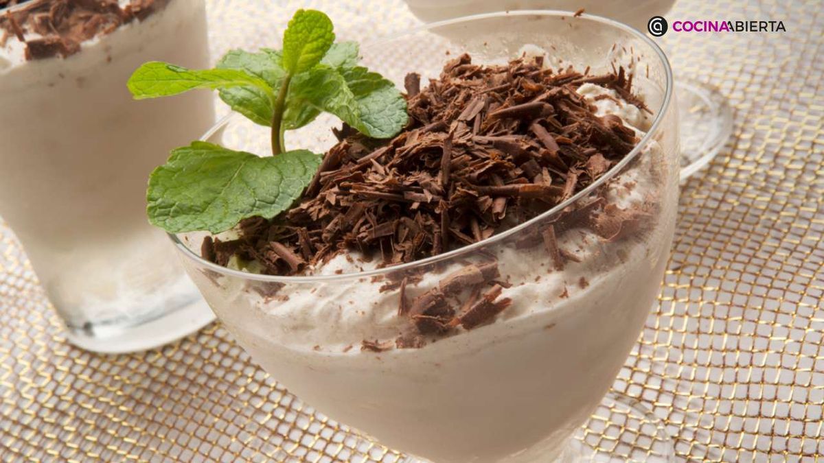 El biscuit de turrón es perfecto para aprovechar el turrón y preparar con antelación