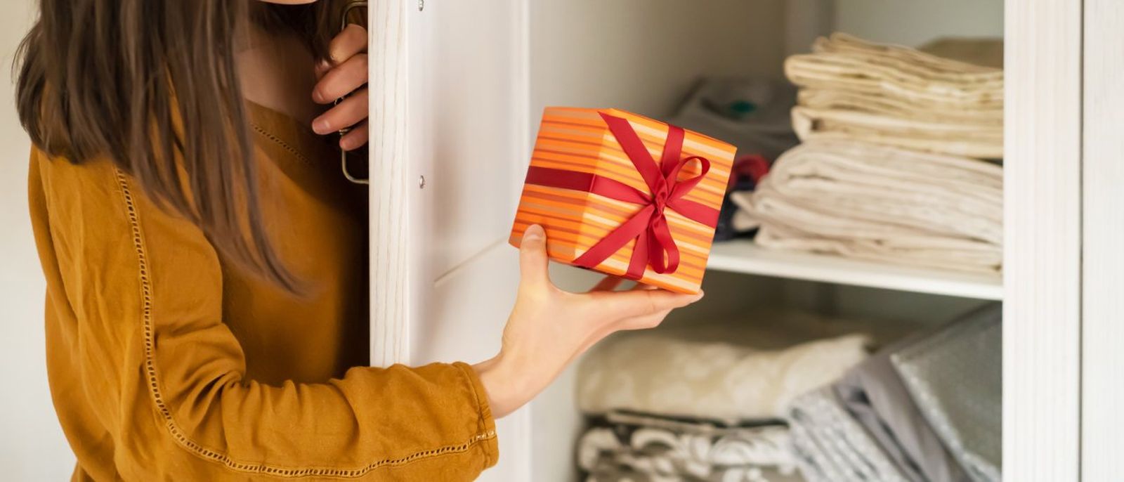 Trucos y consejos para esconder los regalos en casa