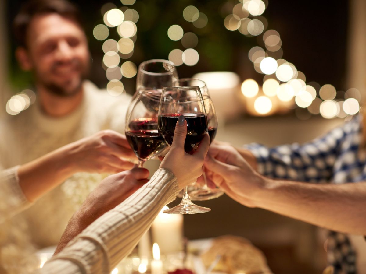Los brindis y las celebraciones forman parte de la magia navideña, pero también suman calorías sin que apenas nos demos cuenta.