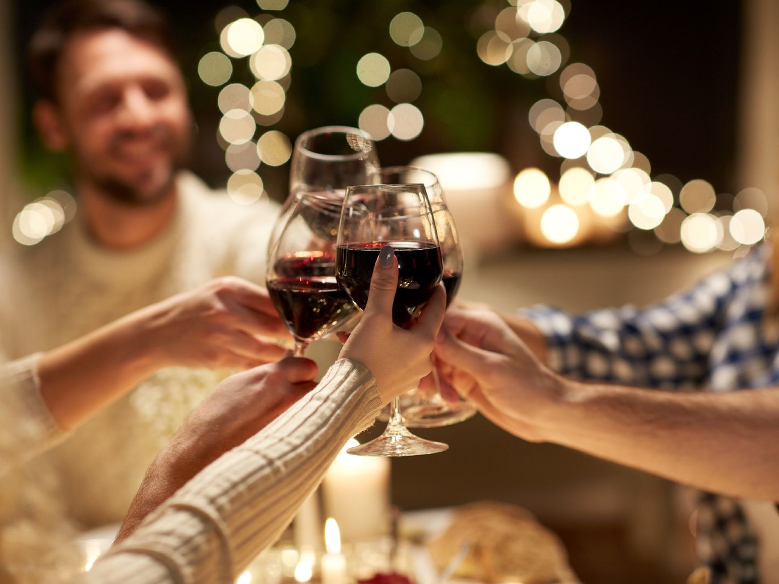 Los brindis y las celebraciones forman parte de la magia navideña, pero también suman calorías sin que apenas nos demos cuenta.