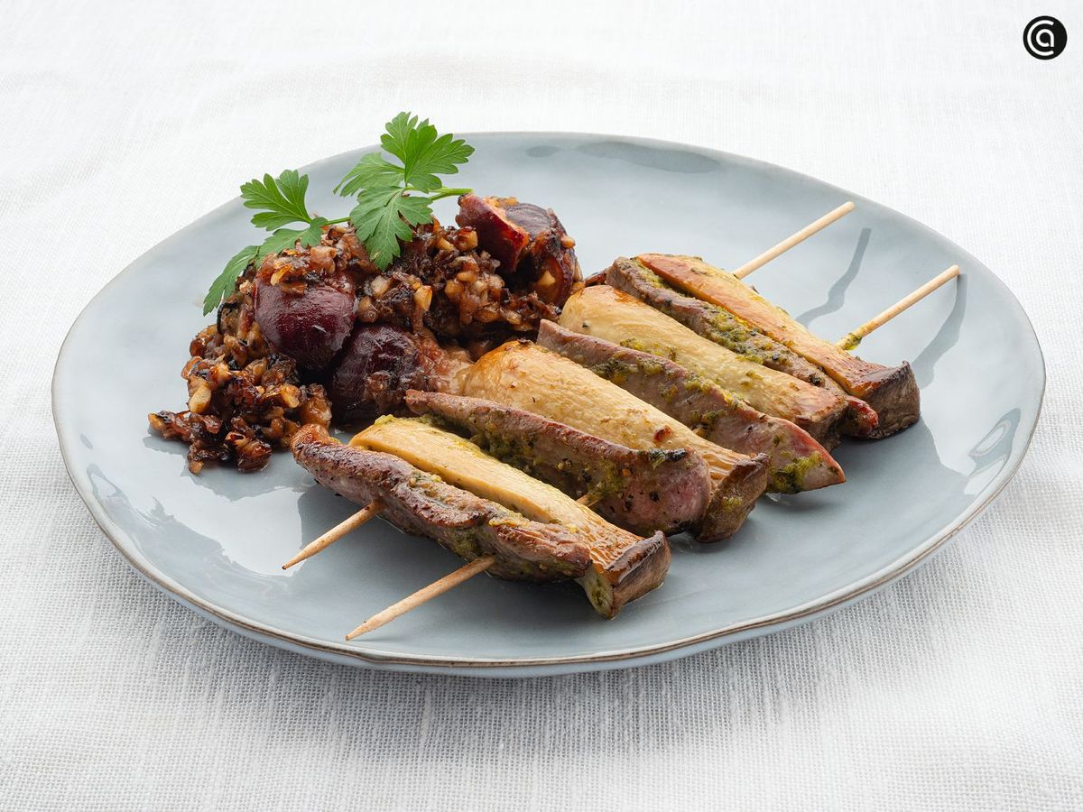 Brocheta de pato y setas con higos y avellanas de Joseba Arguiñano