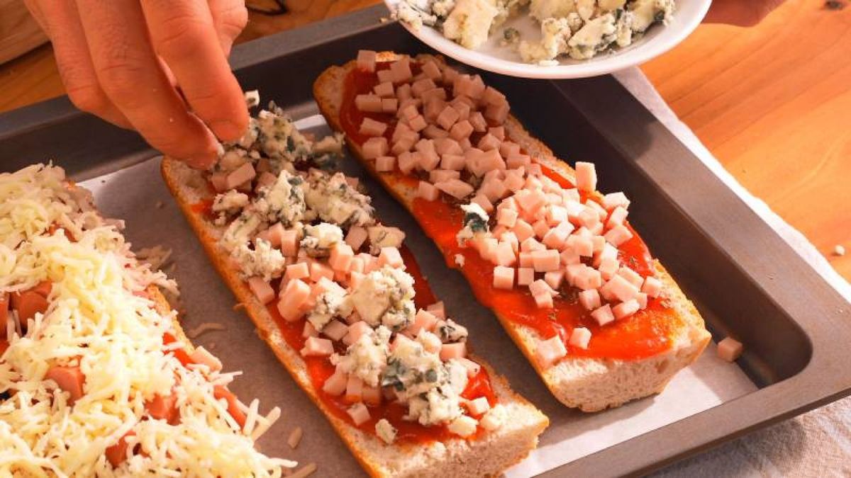 El contraste del pavo y el roquefort crea una combinación irresistible