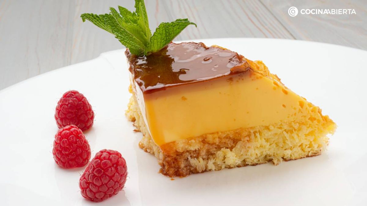El flan de coco es una versión del flan de huevo tradicional