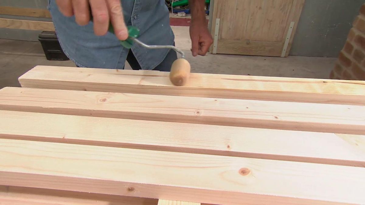 Como hacer un perchero de pie de madera paso 8