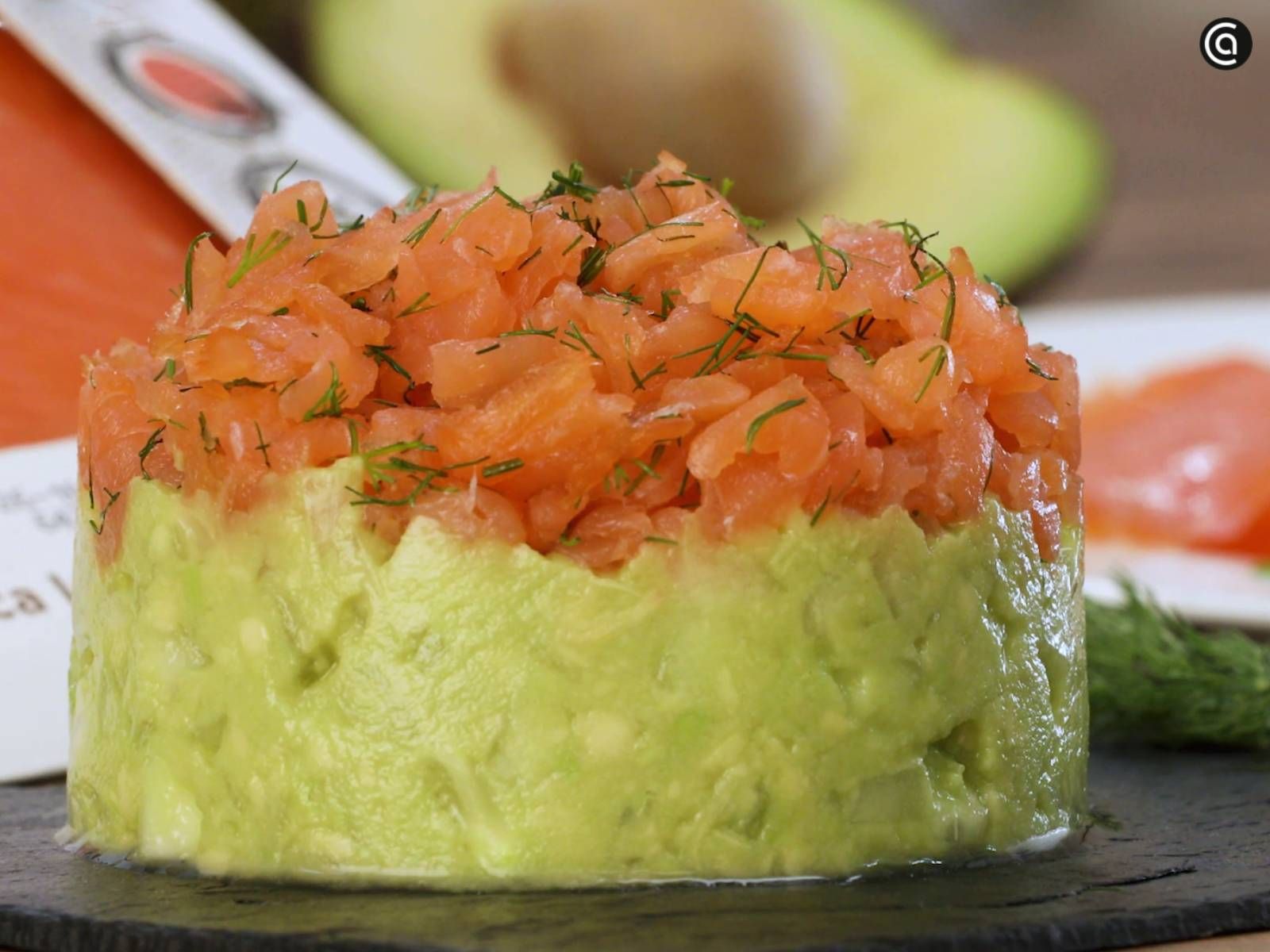 Tartar de salmón ahumado y aguacate