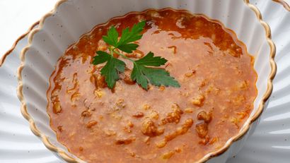 Sopa de puerro, pan y bacalao: la receta de Karlos Arguiñano para reponer energías