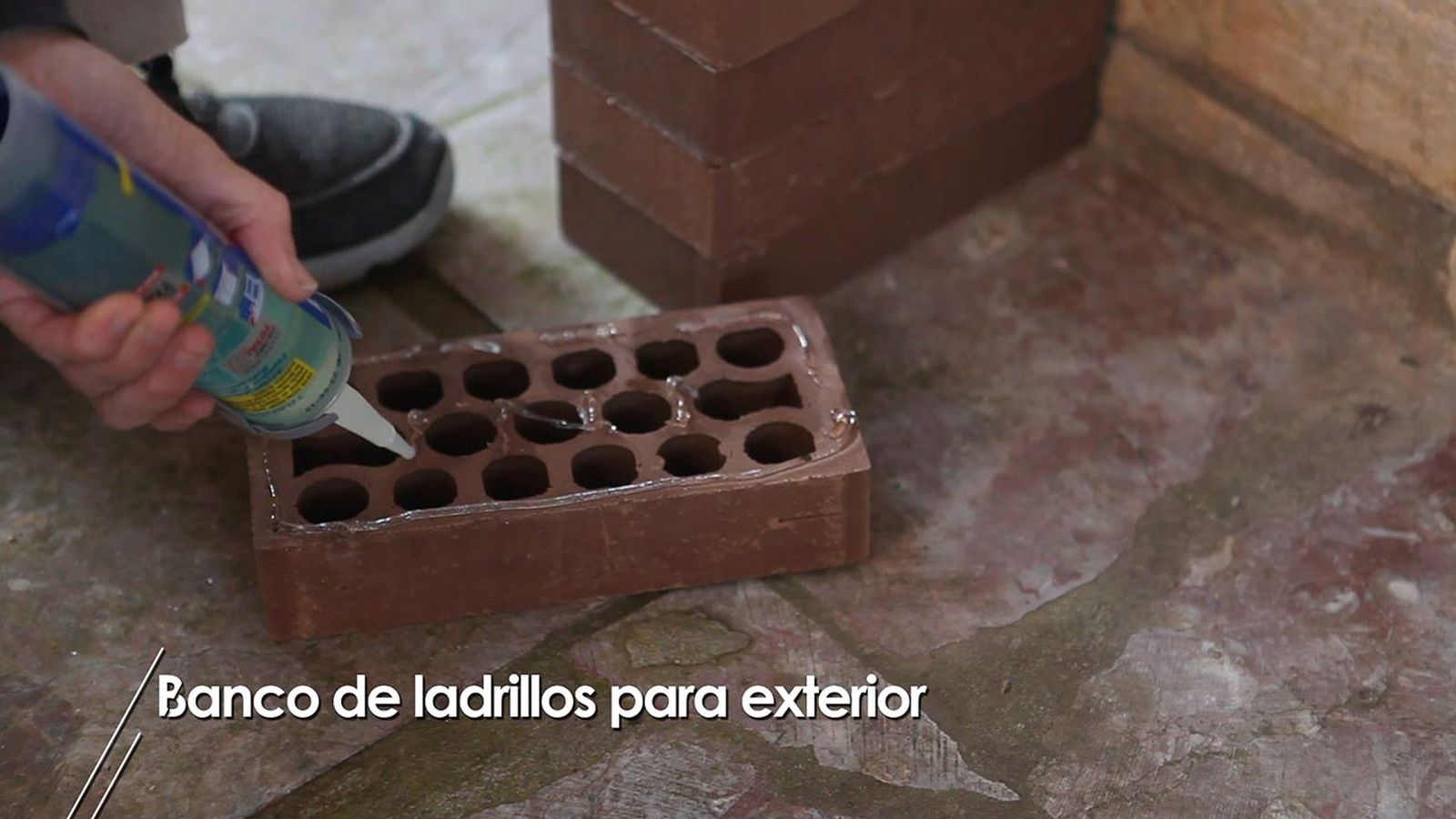 Como hacer un banco con ladrillos para el exterior paso 1 Como hacer un banco con ladrillos para el exterior paso 1