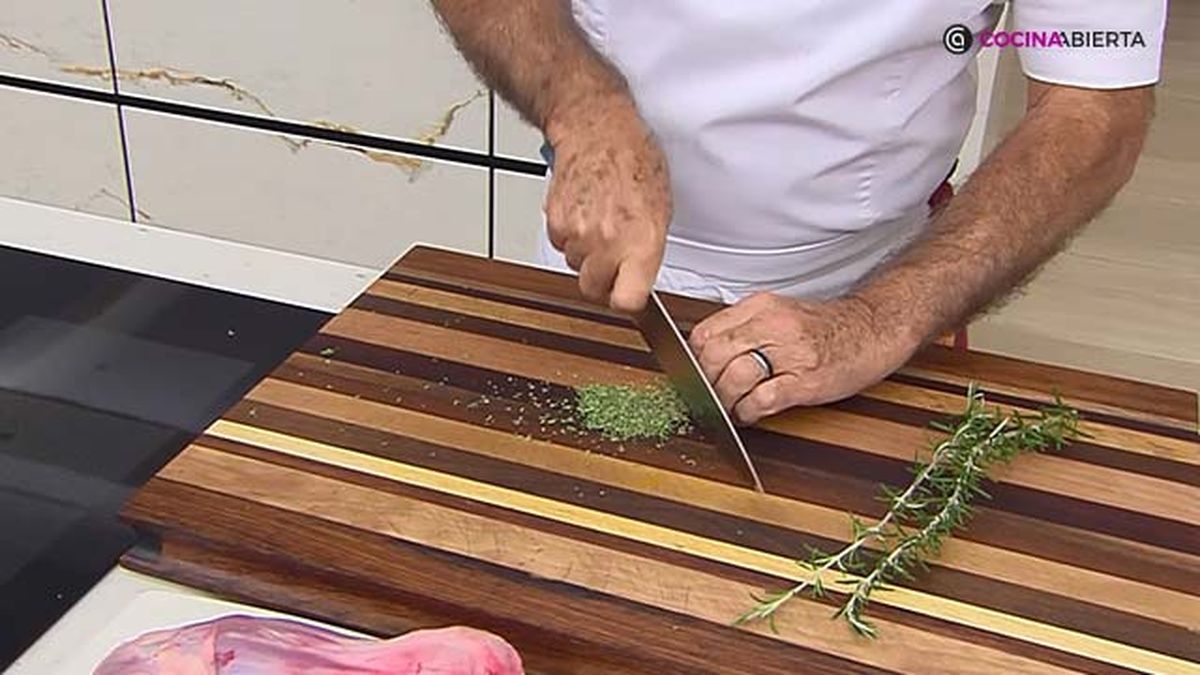 KARL70180322 receta adobo cordero asado paso 1