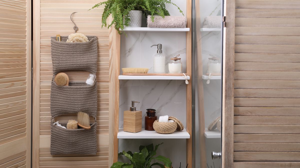 En el baño es importante revisar cremas y cosméticos caducados