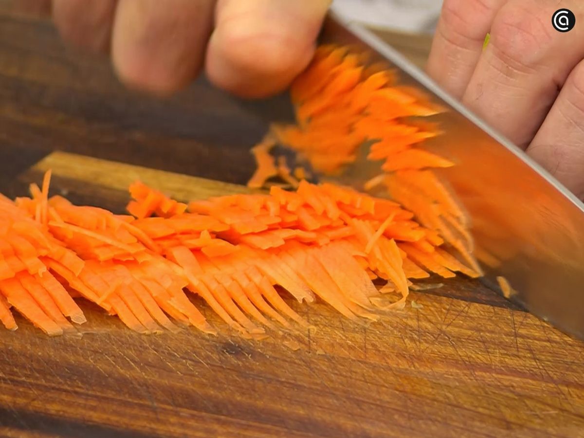 aguacate relleno con salmón ahumado - paso 2