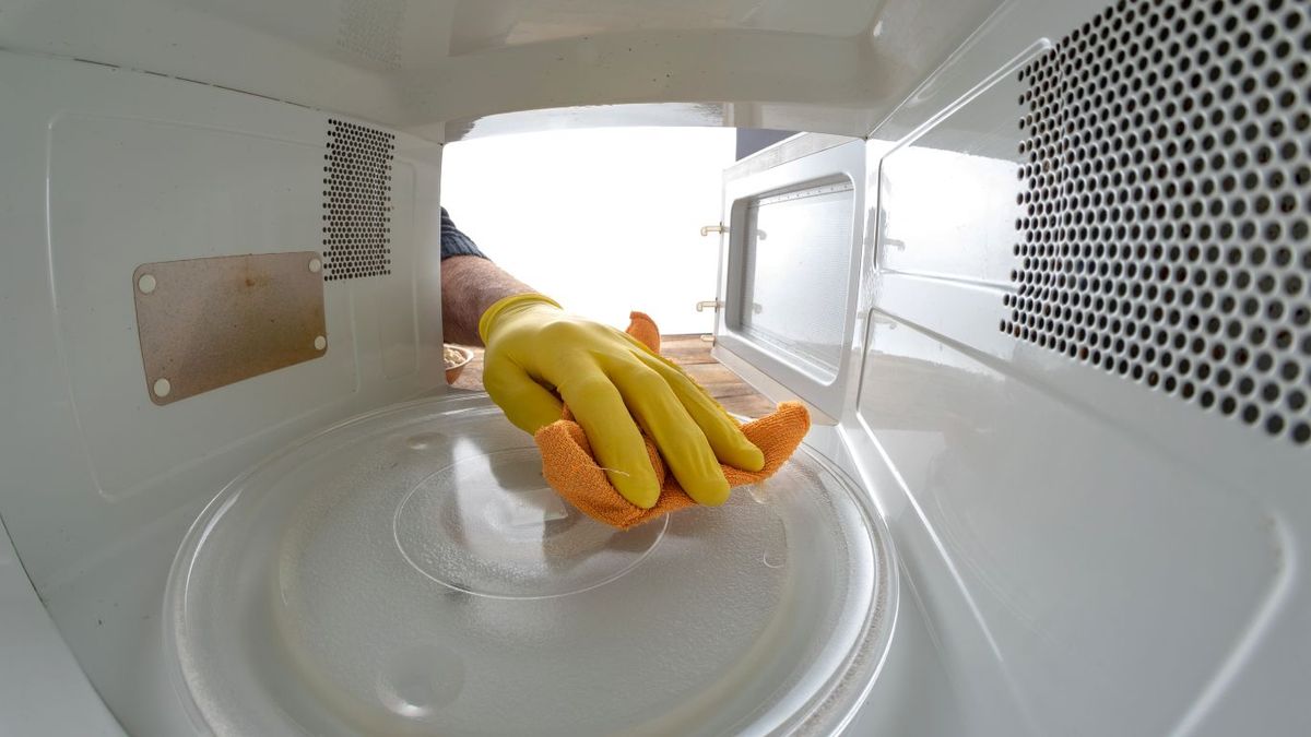 Cómo limpiar el microondas