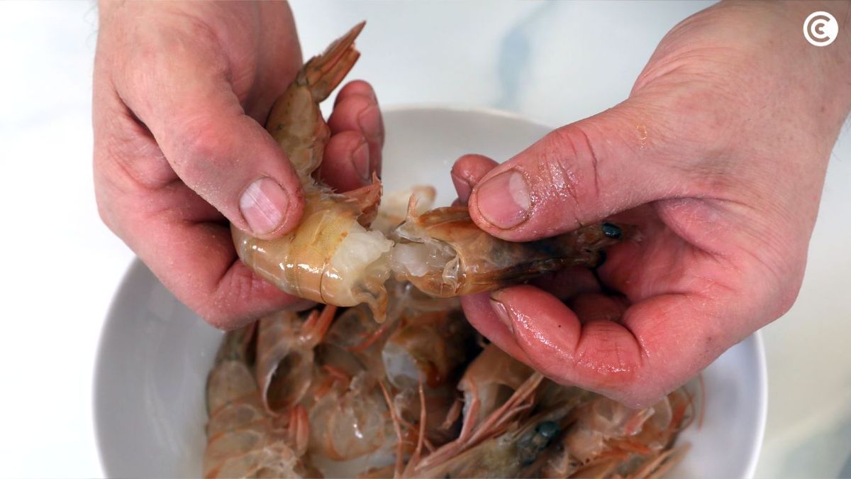 Cómo pelar langostinos paso a paso