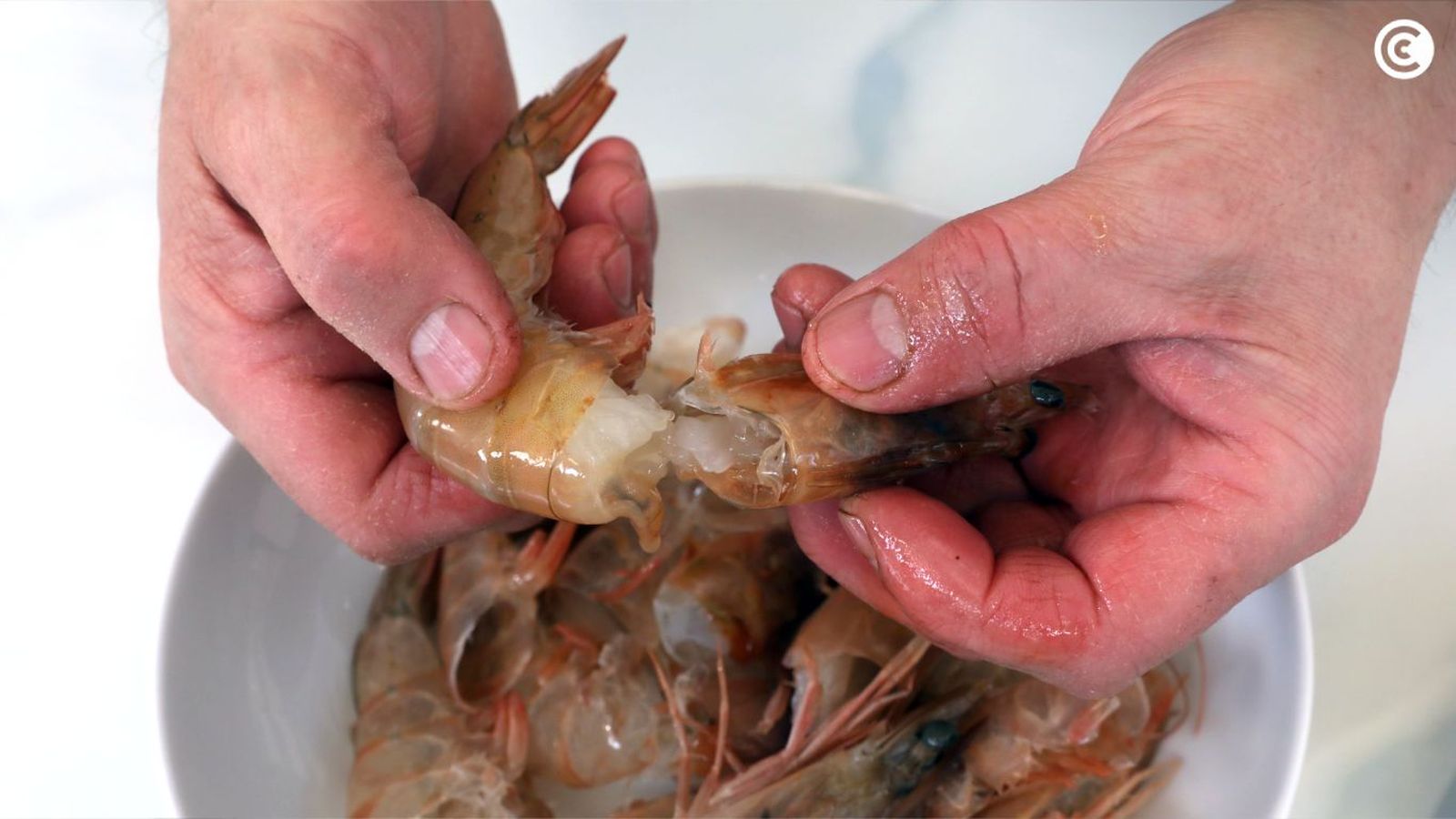 Cómo pelar langostinos paso a paso