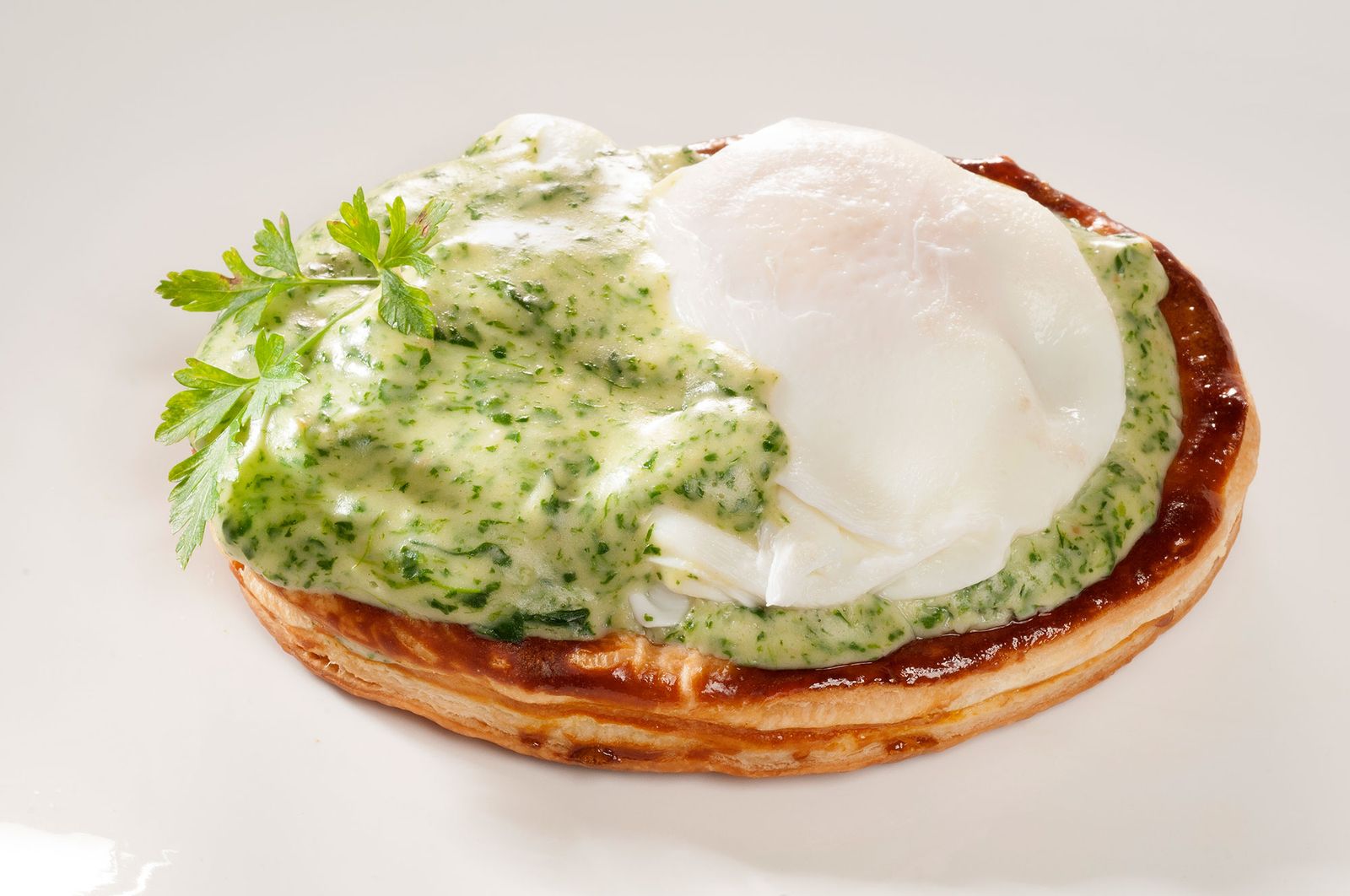 1804 Huevos escalfados con bechamel de espinacas (988) xl 1804 Huevos escalfados con bechamel de espinacas (988) xl