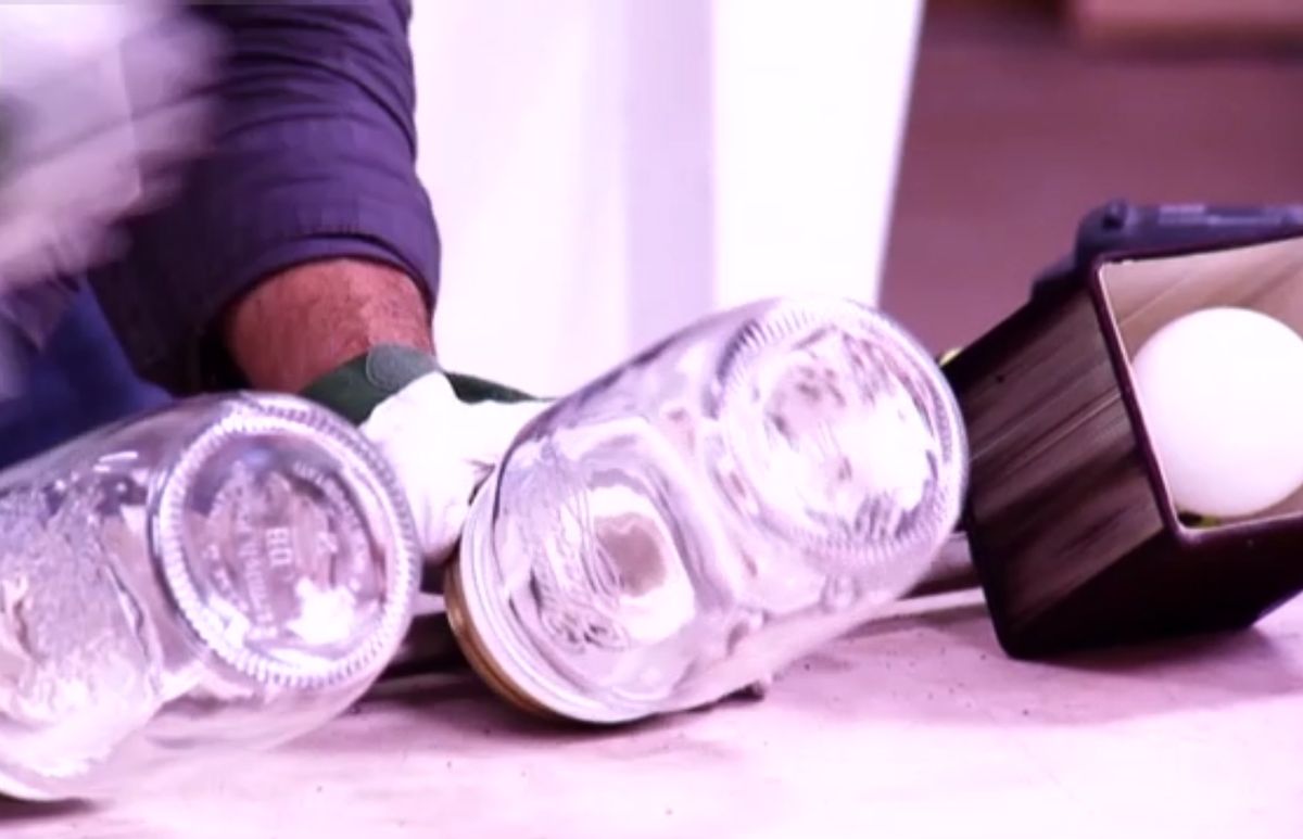 Lámpara con tarros de cristal paso 5