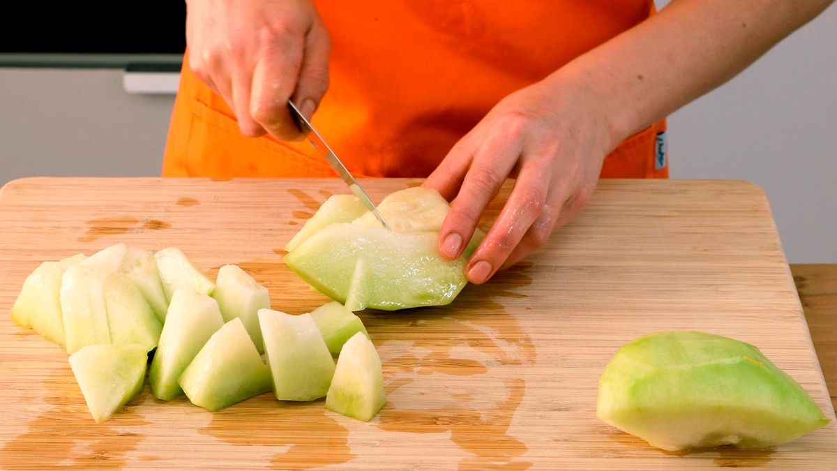 Batido de melón con leche   paso 1