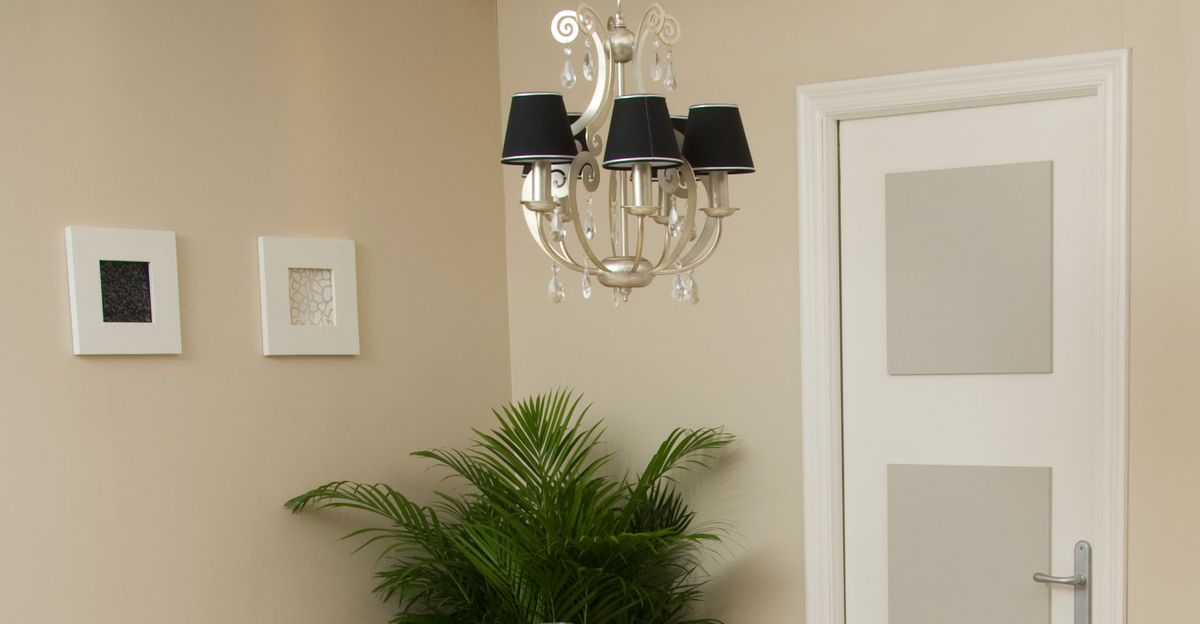 Crear mesa de comedor detalle lámpara