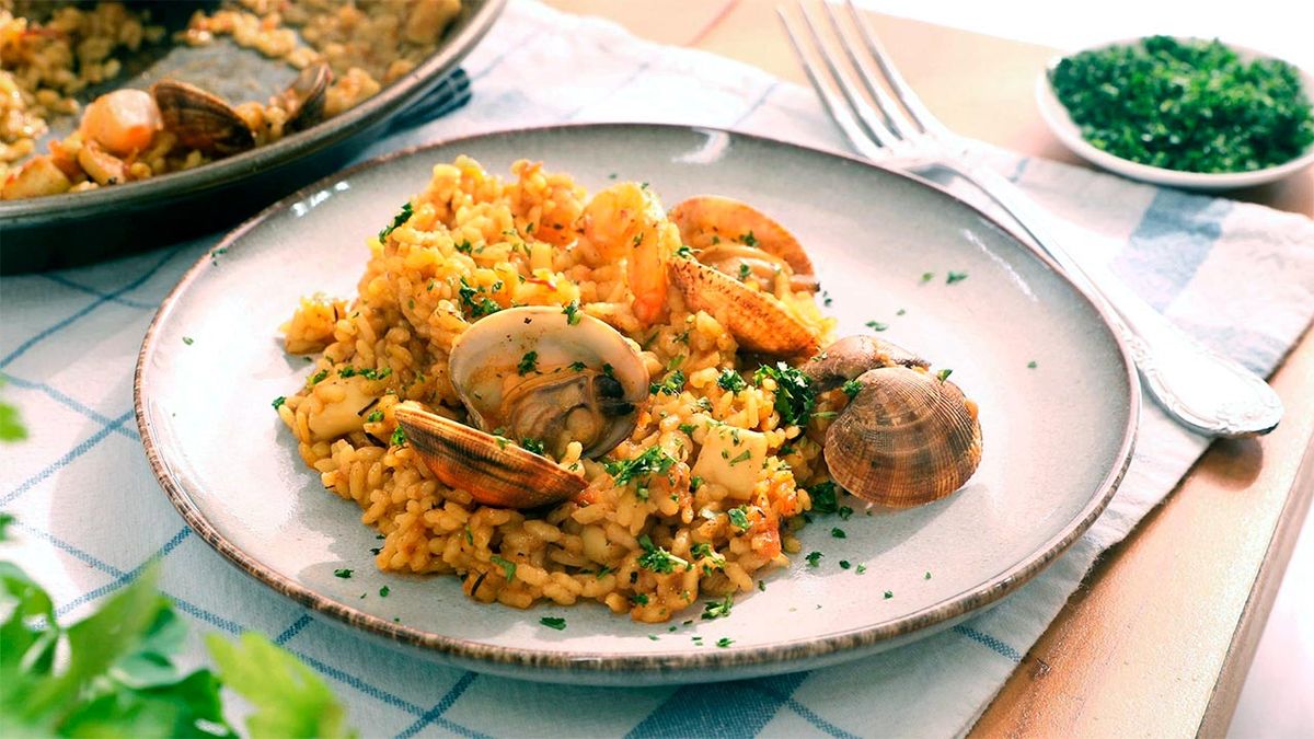 Paella de pescado y marisco