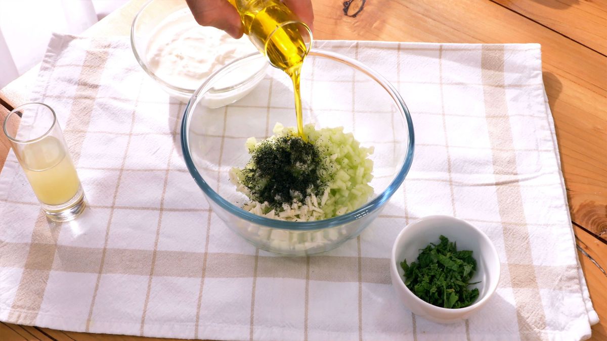 salsa tzatziki  paso 2