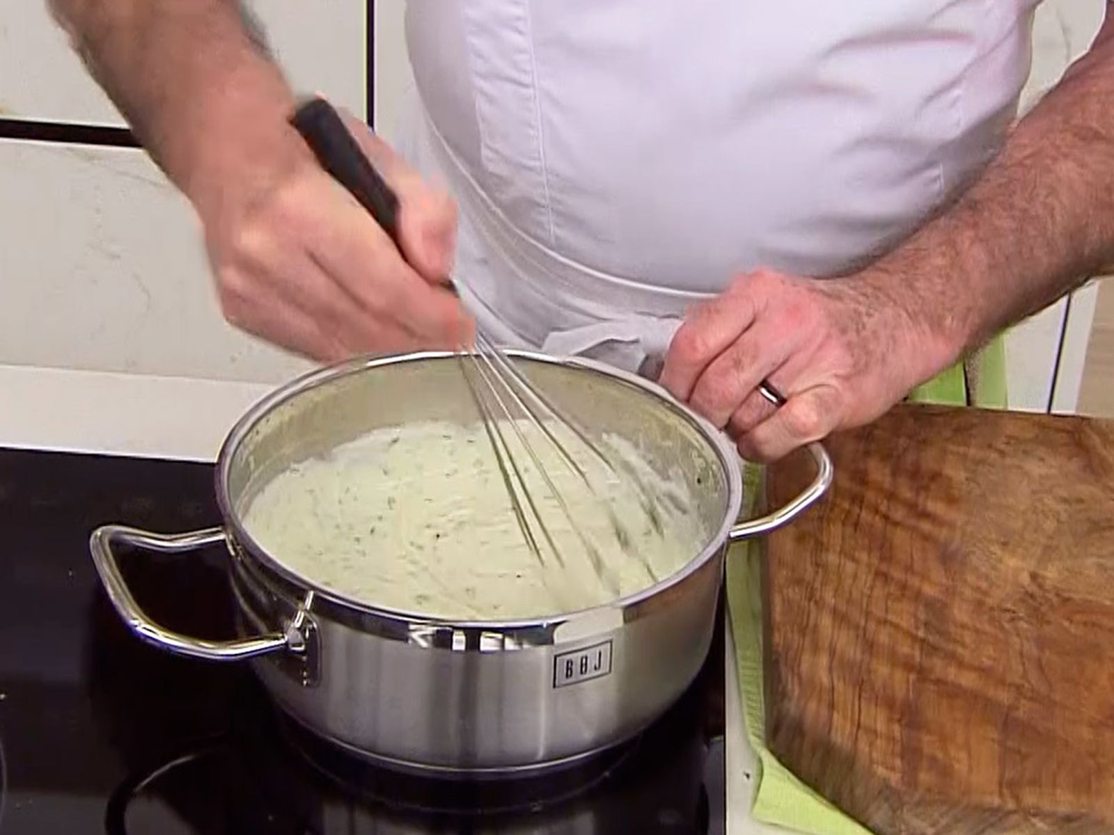 KARL66770321 chuletillas de cordero villeroy receta karlos arguinano paso2