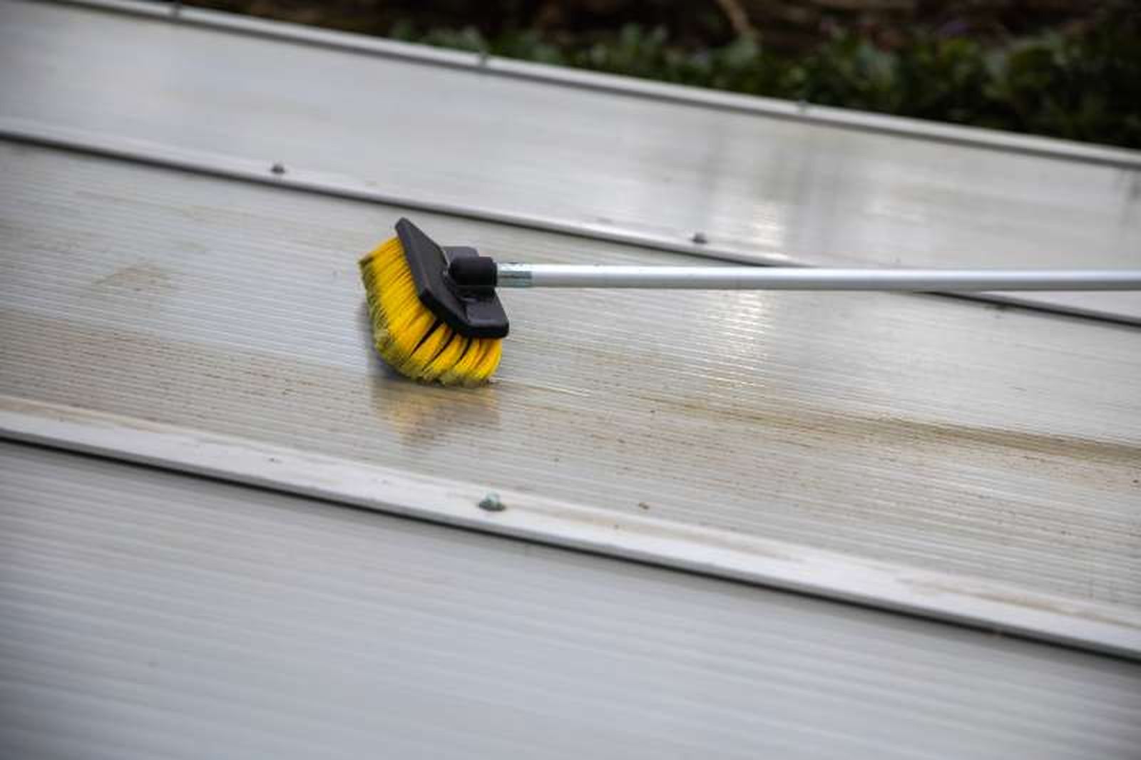 El bicarbonato de sodio ayuda a eliminar manchas del aluminio El bicarbonato de sodio ayuda a eliminar manchas del aluminio