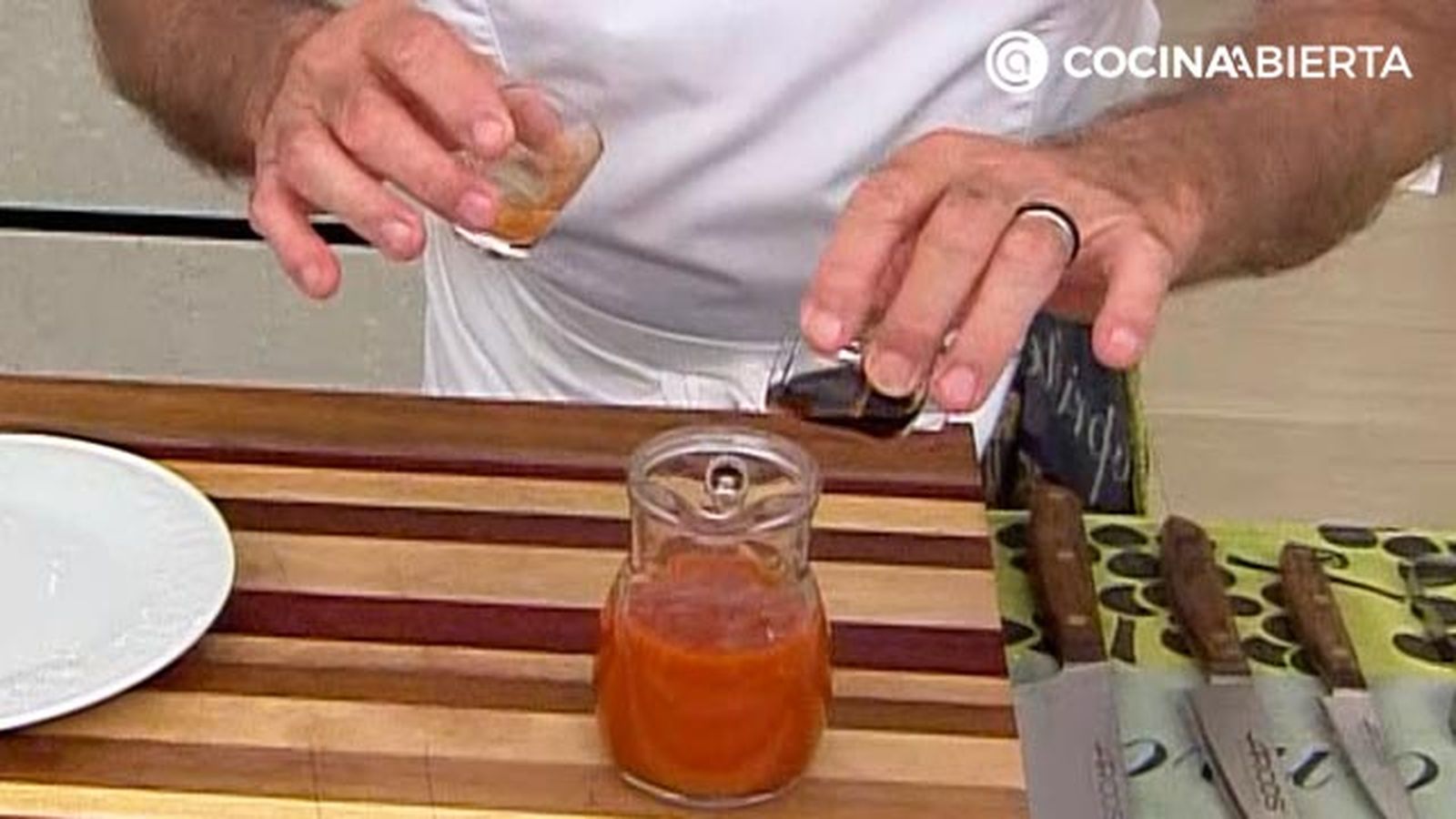 receta alitas de pollo crujientes al horno receta karlos arguinano karl68000321 paso4 receta alitas de pollo crujientes al horno receta karlos arguinano karl68000321 paso4