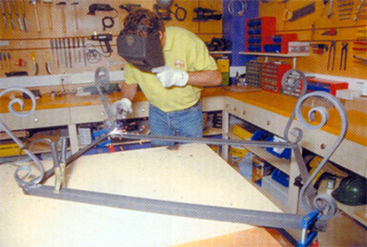 Mesa de forja y baldosa paso 4