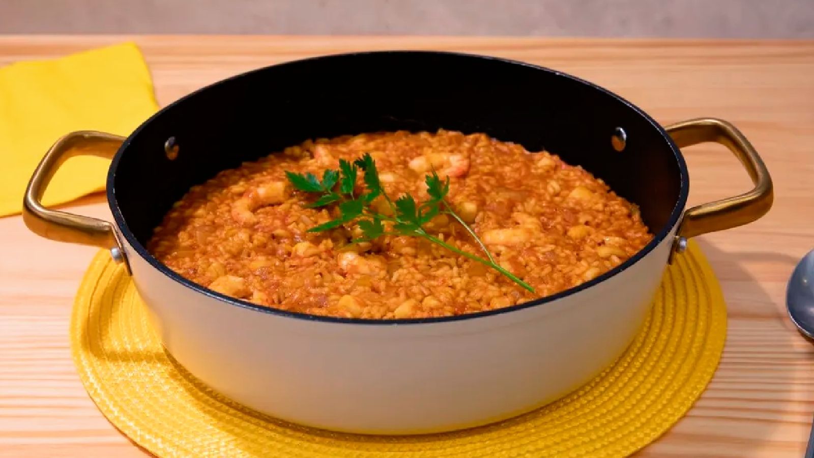 El clásico arroz a banda valenciano preparado por Patxi Trula