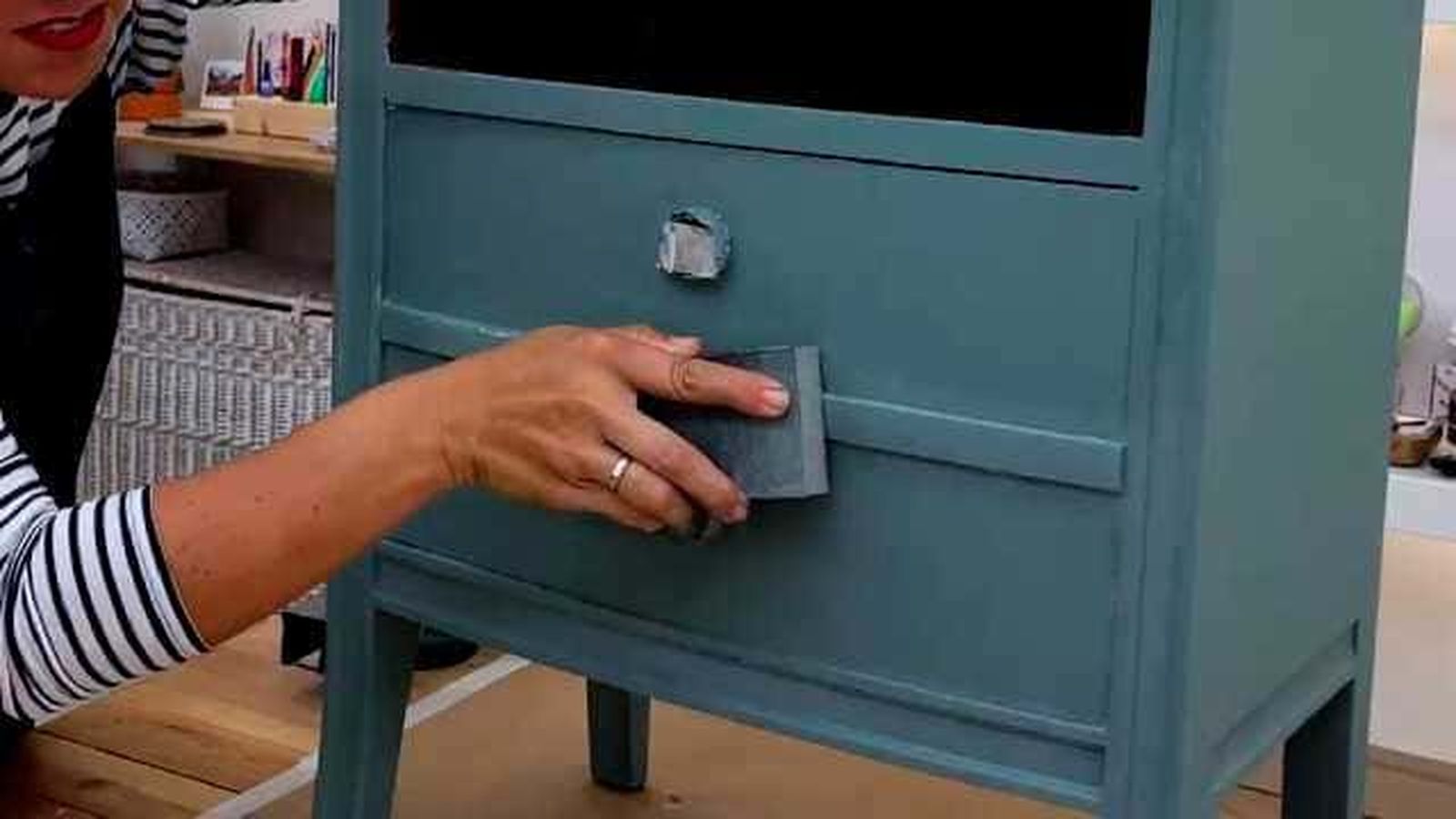 como pintar un mueble vintage 6