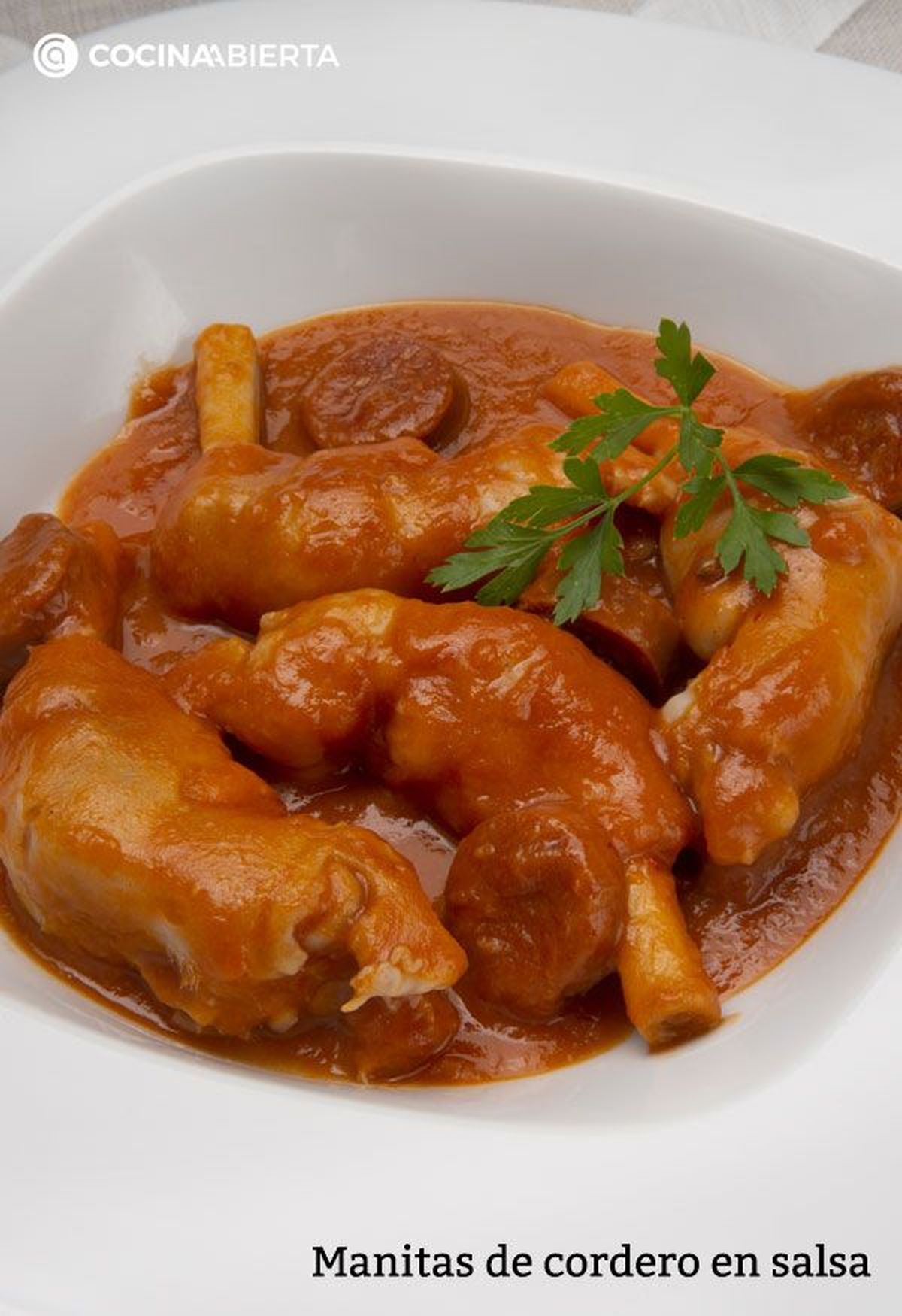 manitas de cordero en salsa v